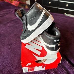 Gently worn Toddler Nike Blazer Sneakers size 8